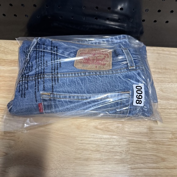 Vintage Levis 501 Jeans Mens 34x28 Blue Washout Work Pants Button Fly (Tag36x31) - Picture 13 of 13